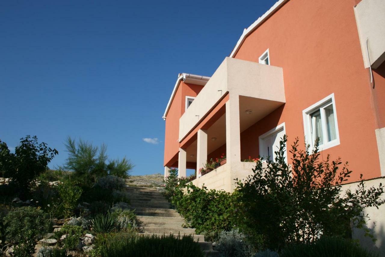 Apartments Sara Vlašići エクステリア 写真